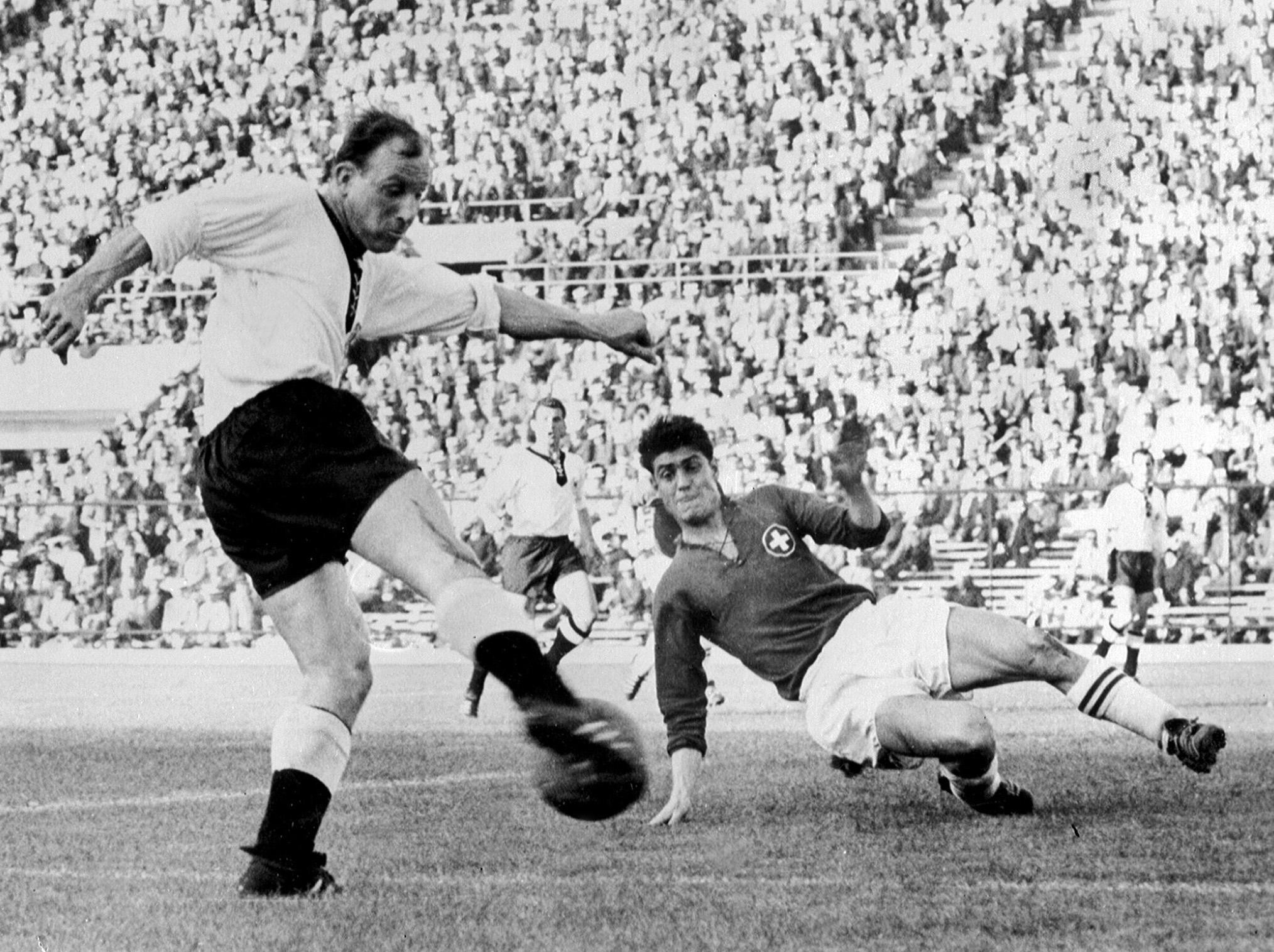 Uwe Seeler in action at the 1962 World Cup