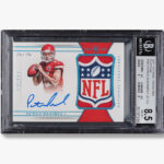 2017 National Treasures Platinum Patrick Mahomes II Autograph #161