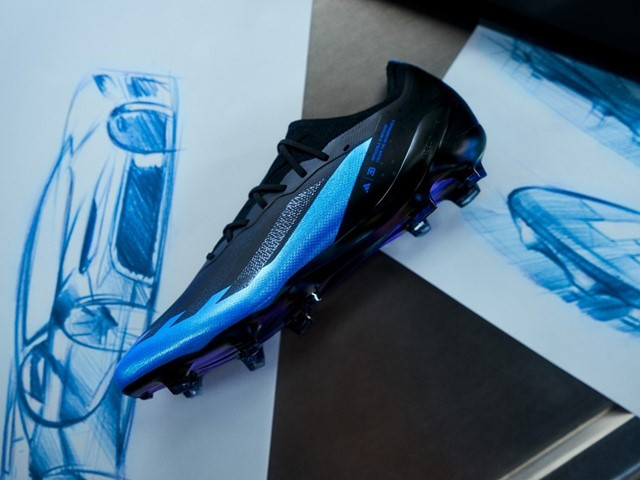 Rafael Leao in Adidas Football Boots
