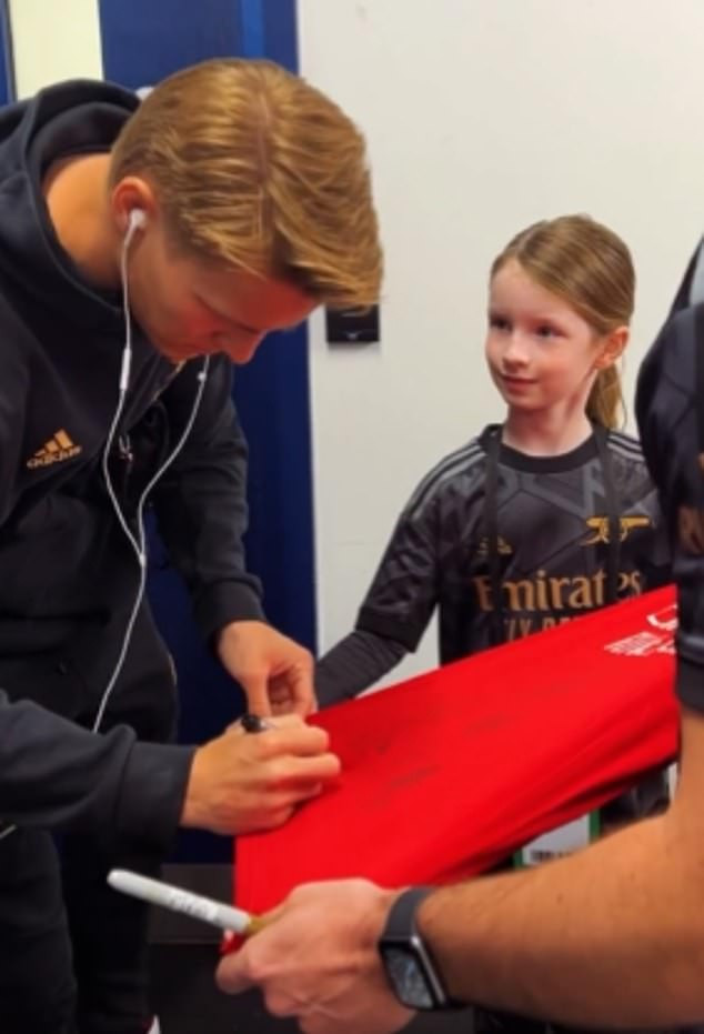 Arsenal Mascot