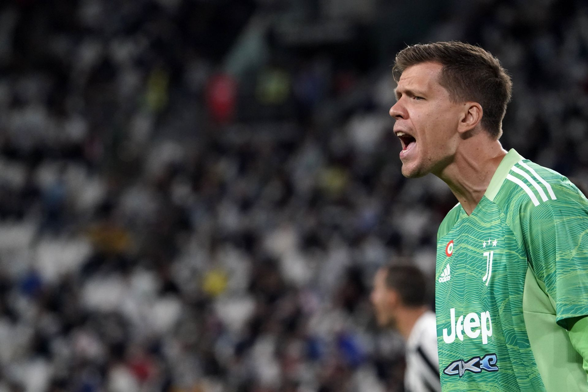 Wojciech Szczęsny Smoking