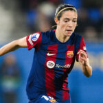 Aitana Bonmati runs with the ball for Barcelona