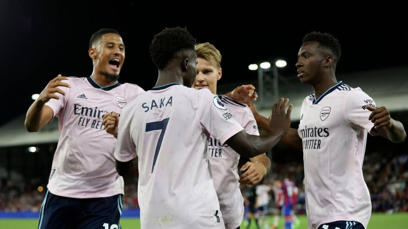 Starboy Bukayo Saka in pale pink.