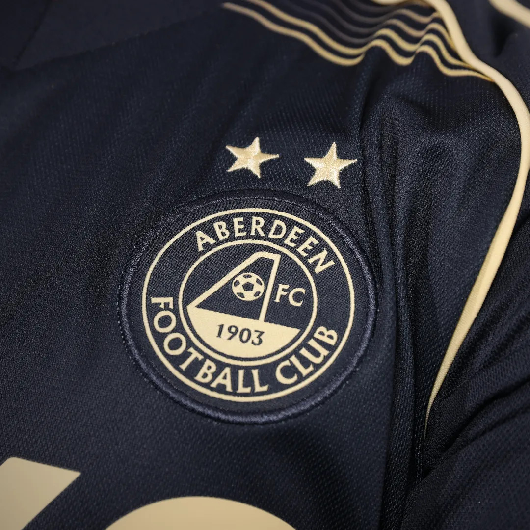 Aberdeen FC 25/26 Away Kit - Extremely Detailed Close-up