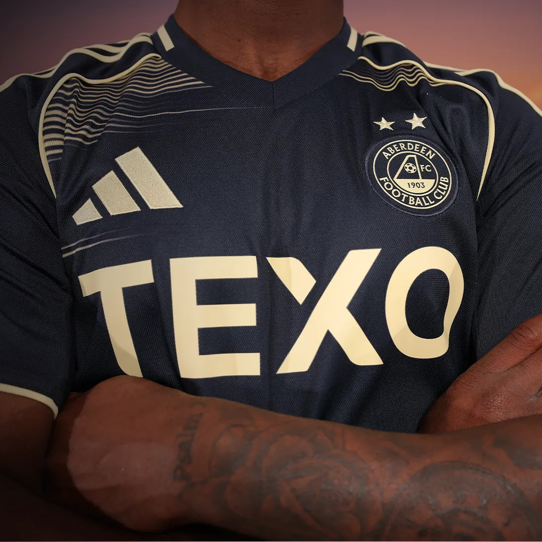 Aberdeen FC 25/26 Away Kit Square Close-up