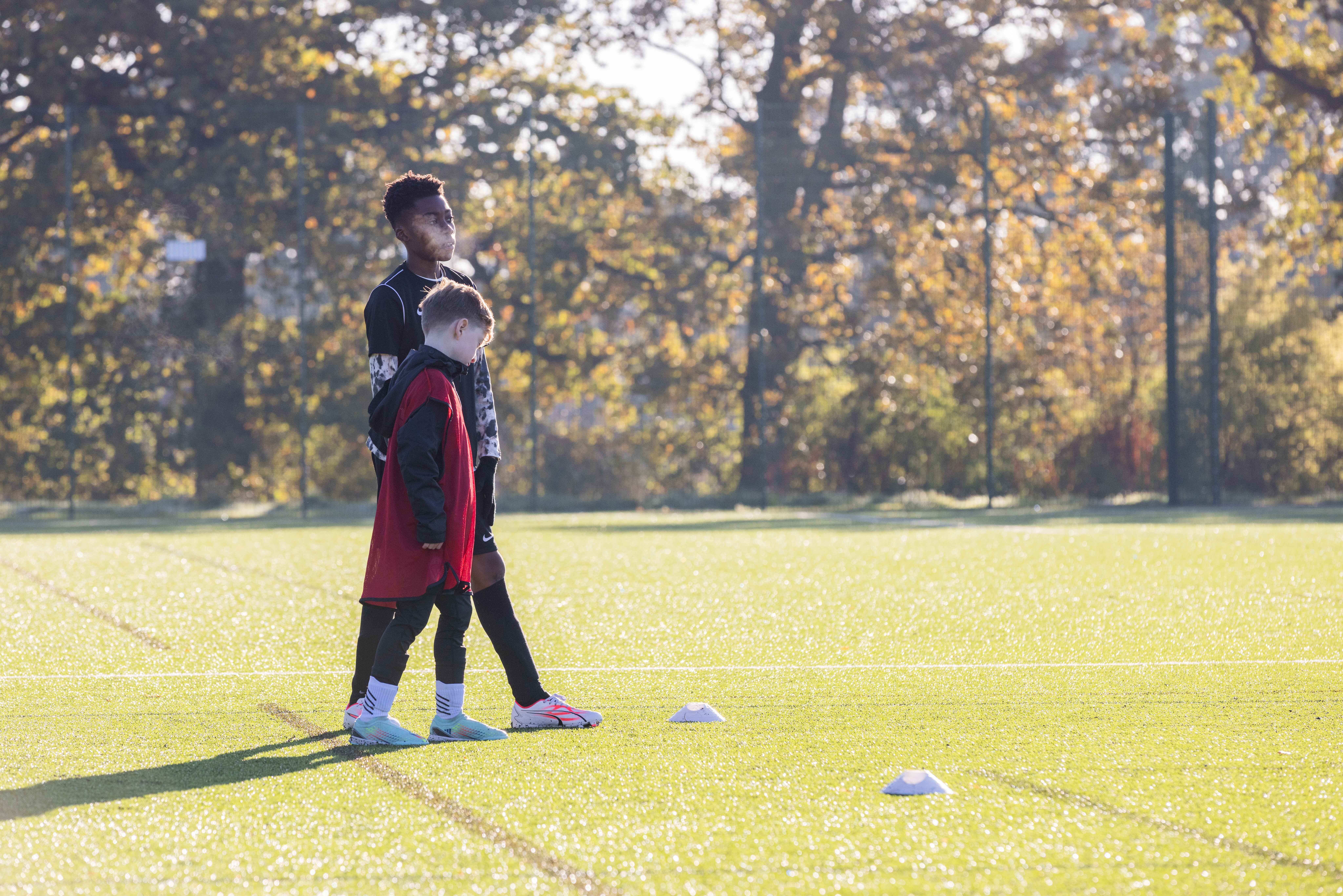 Mastering the first touch to control the ball and create space
