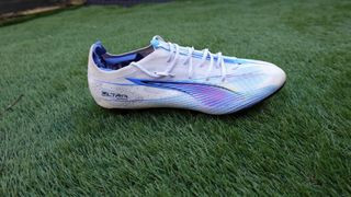 Puma Womens Ultra 5 Carbon Soccer Cleats