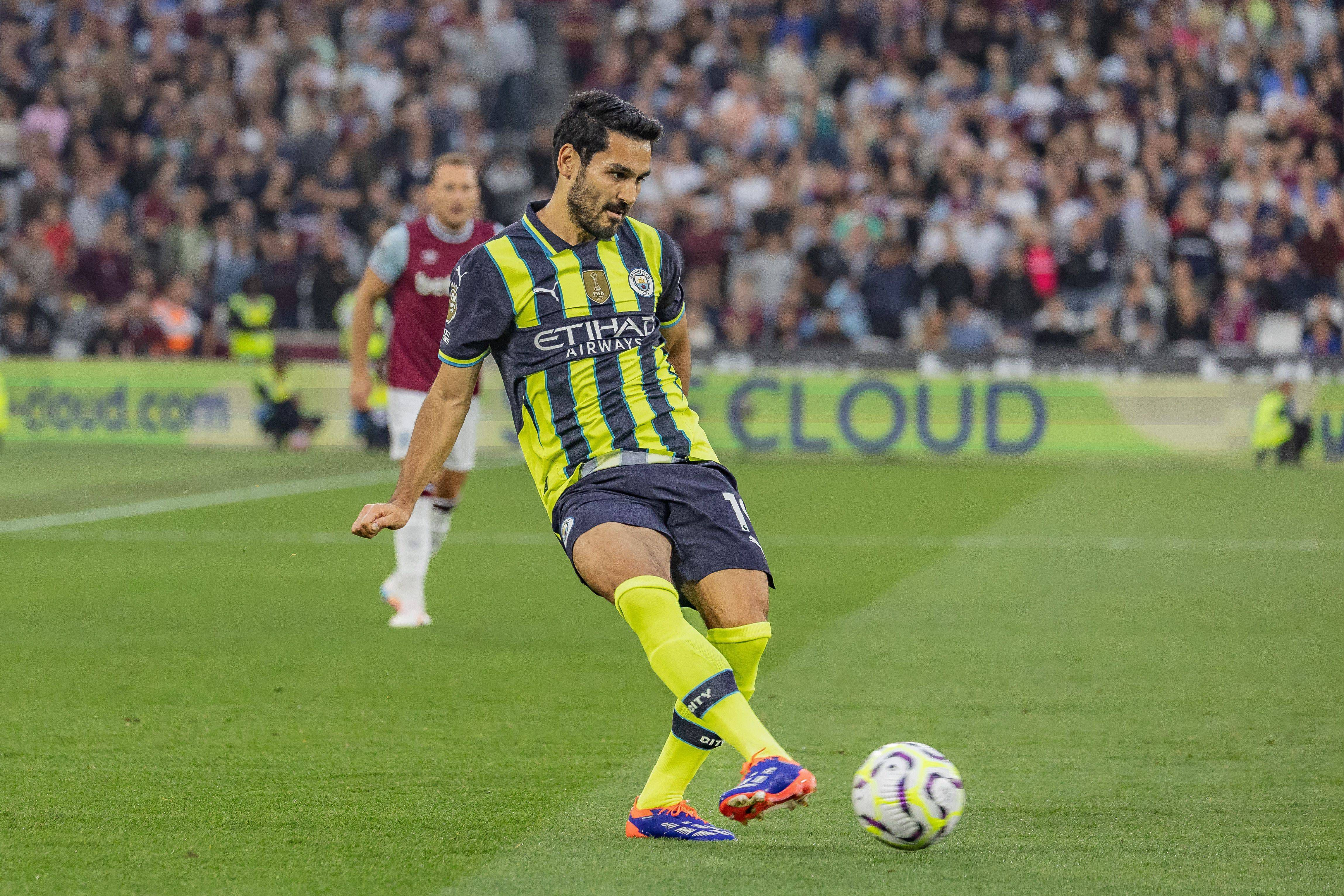 Ilkay Gündoğan in action for Manchester City