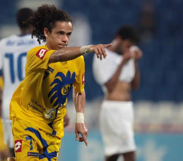 Elton Jose Xavier Gomes in action