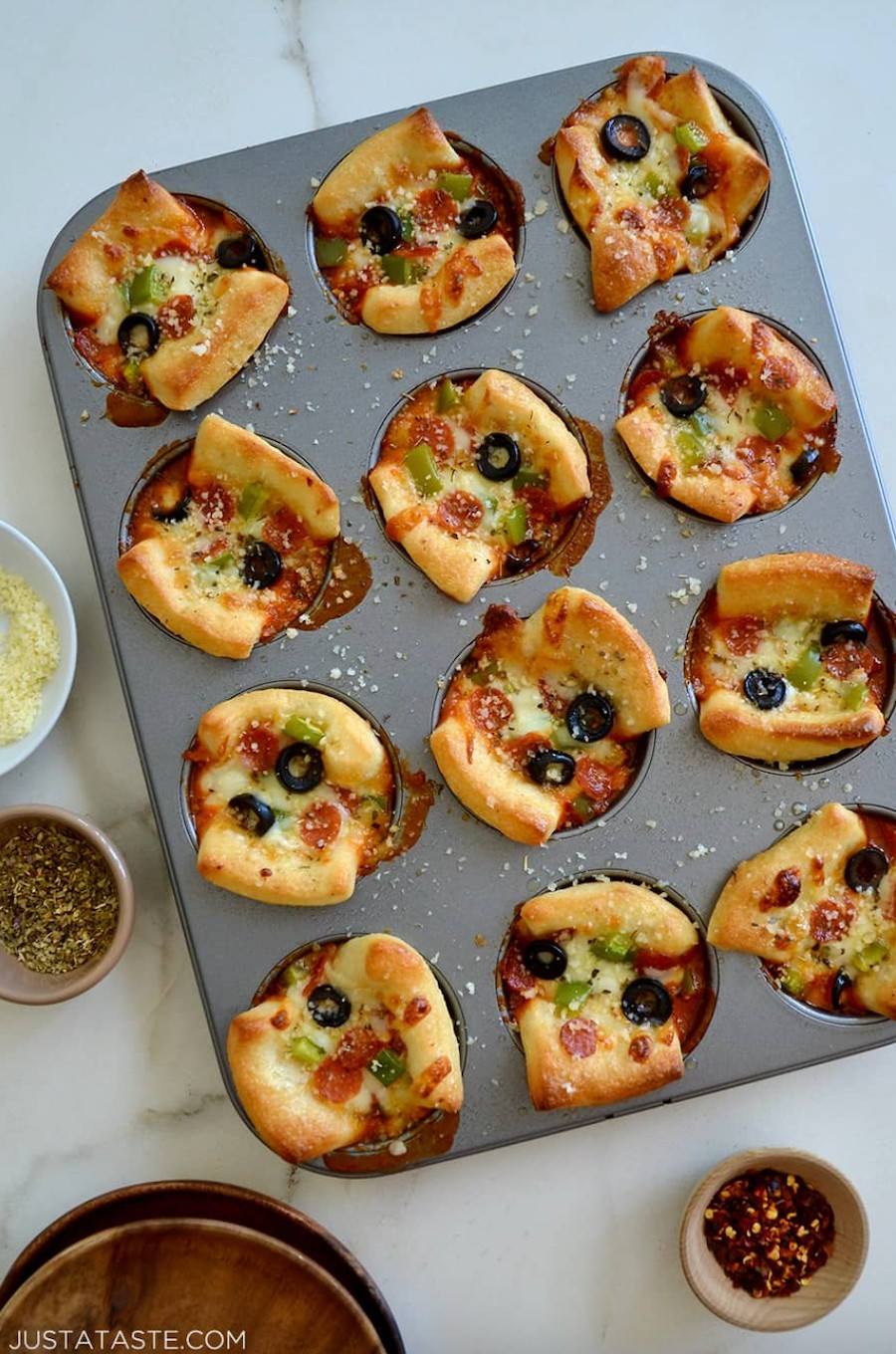 Easy Muffin Pan Pizza Cups