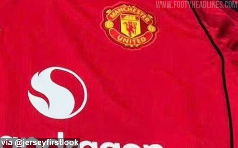 Manchester United 2025-2026 Sleeve Graphic