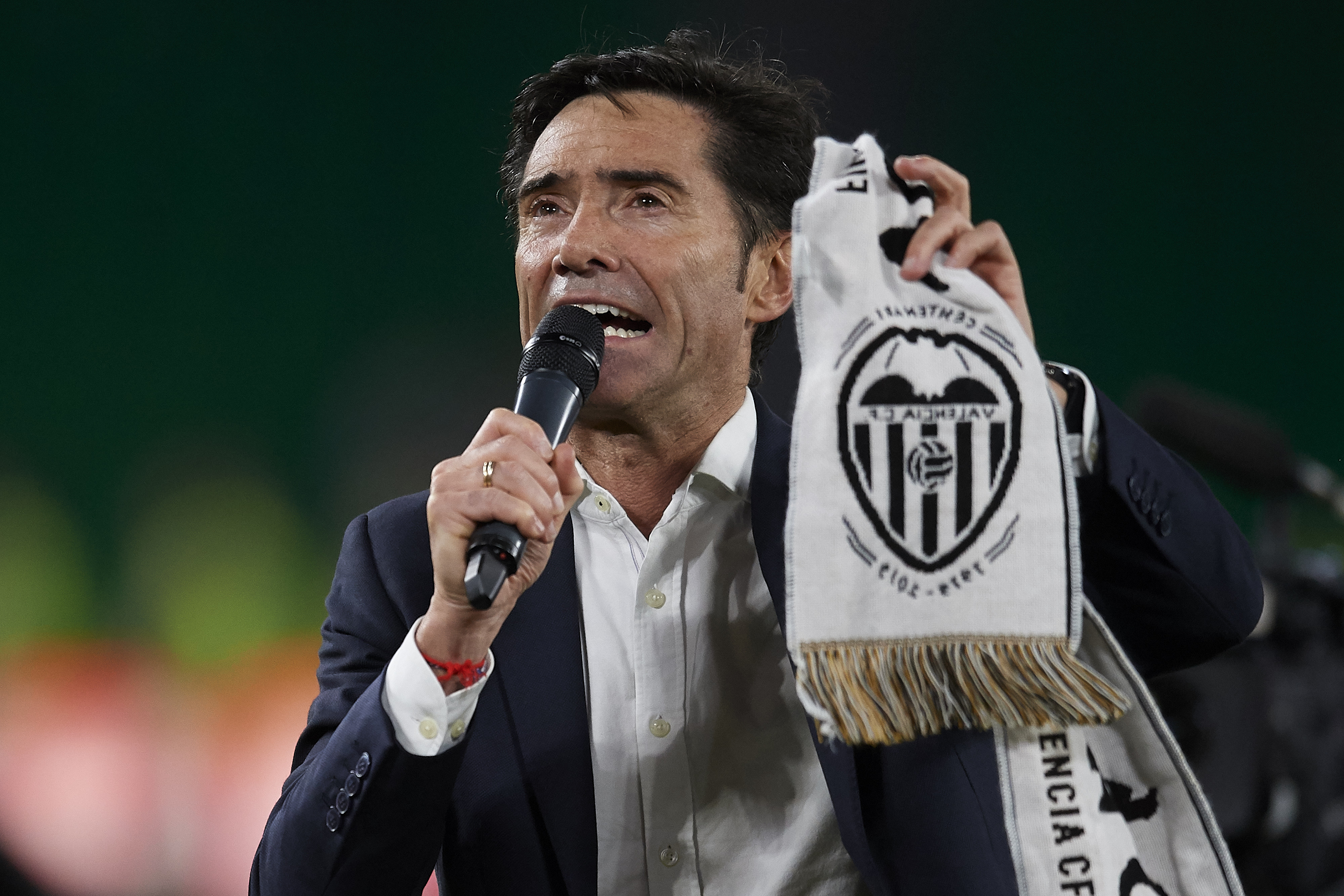 Marcelino united the fans for the first time since Benitez, showcasing his impact on team unity and fan engagement.