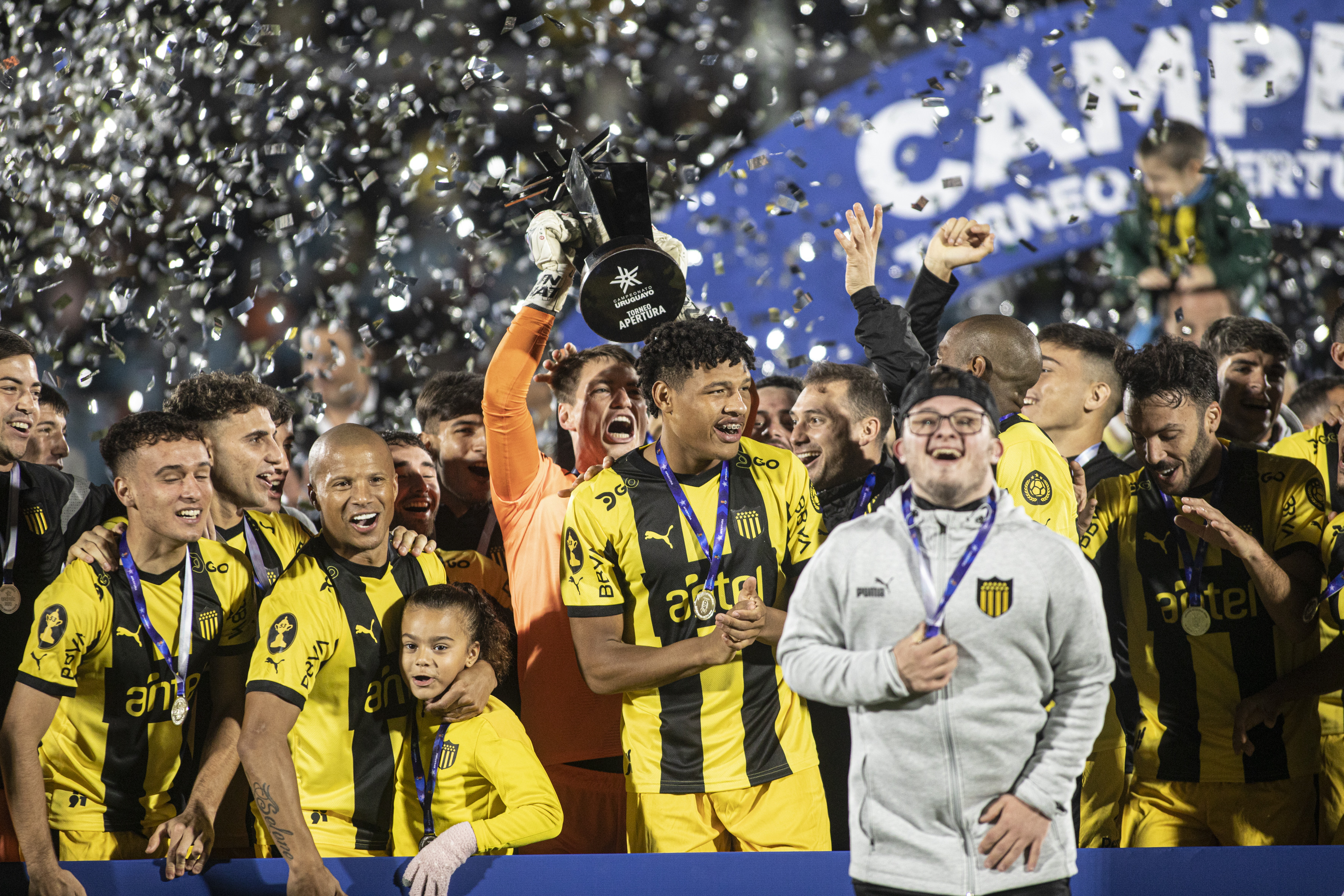 Penarol players celebrating a win