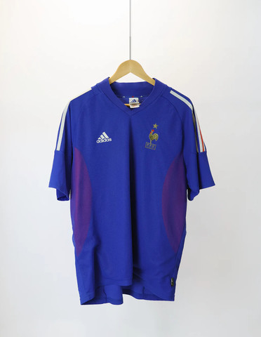 How Do You Frame a Football Shirt? A Comprehensive Guide for US Fans