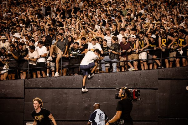 Vanderbilt Players Running With Ball