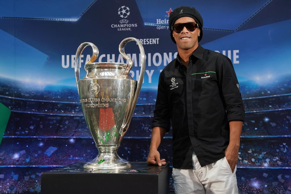 FC Barcelona legend Ronaldinho has signed for Porcinos FC in the King