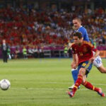 Jordi Alba overlapping and underlapping for Spain