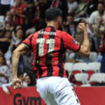 Morgan Sanson celebrates his winner for Nice.