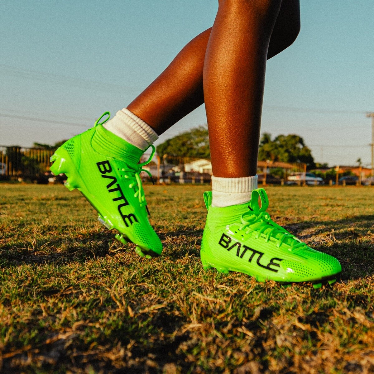 how should football cleats fit