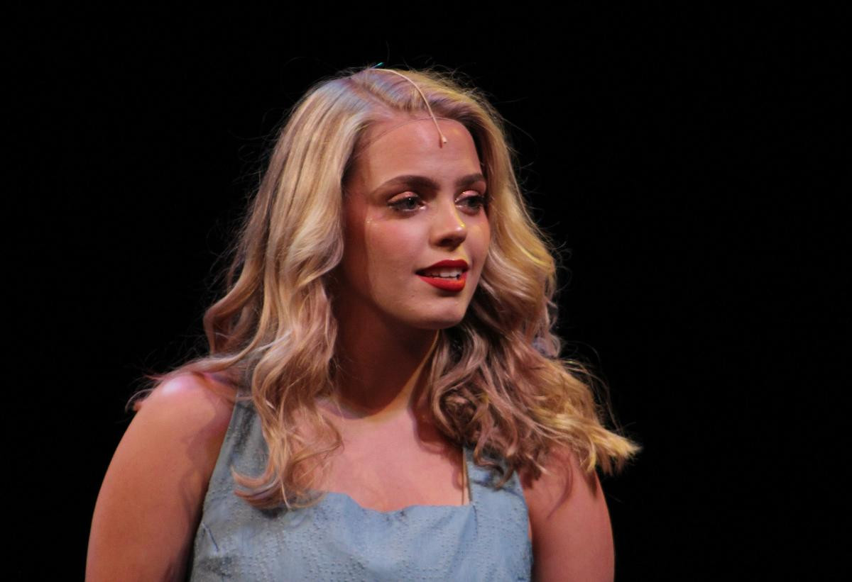 renee rapp blumeys