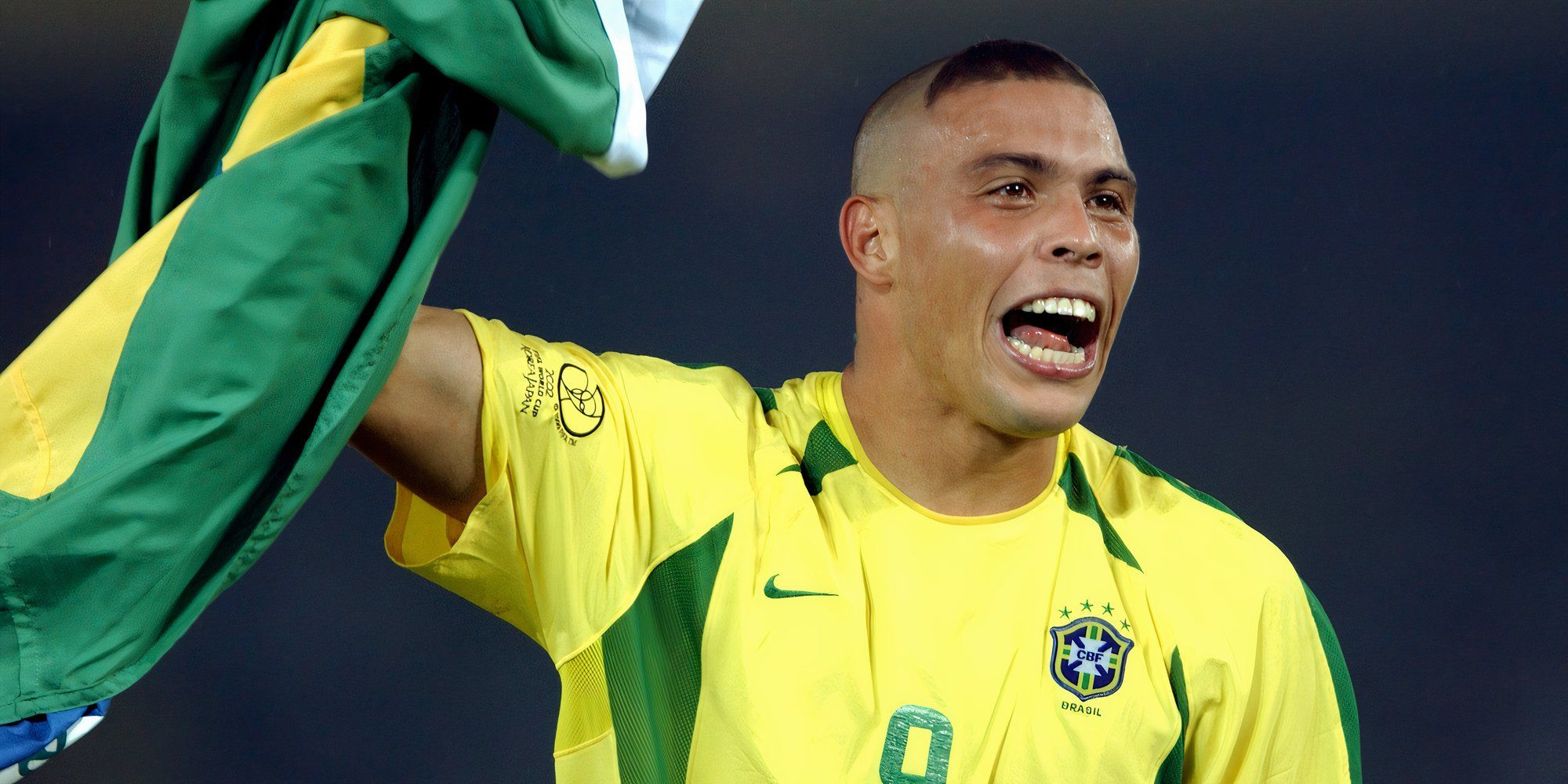 Ronaldo Nazario dribbling during the 2002 World Cup